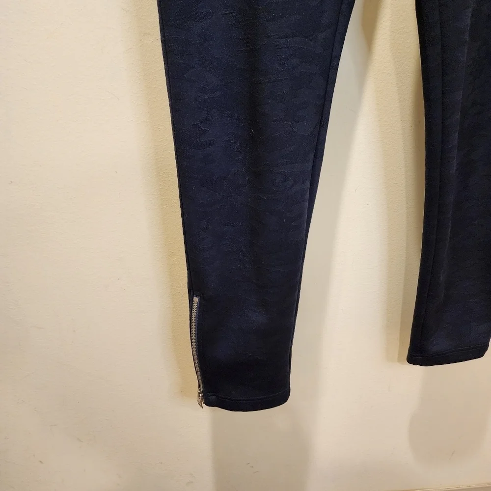 Banana Republic Men's navy Casual Drawnstring Pull on Ankle zip pants size M